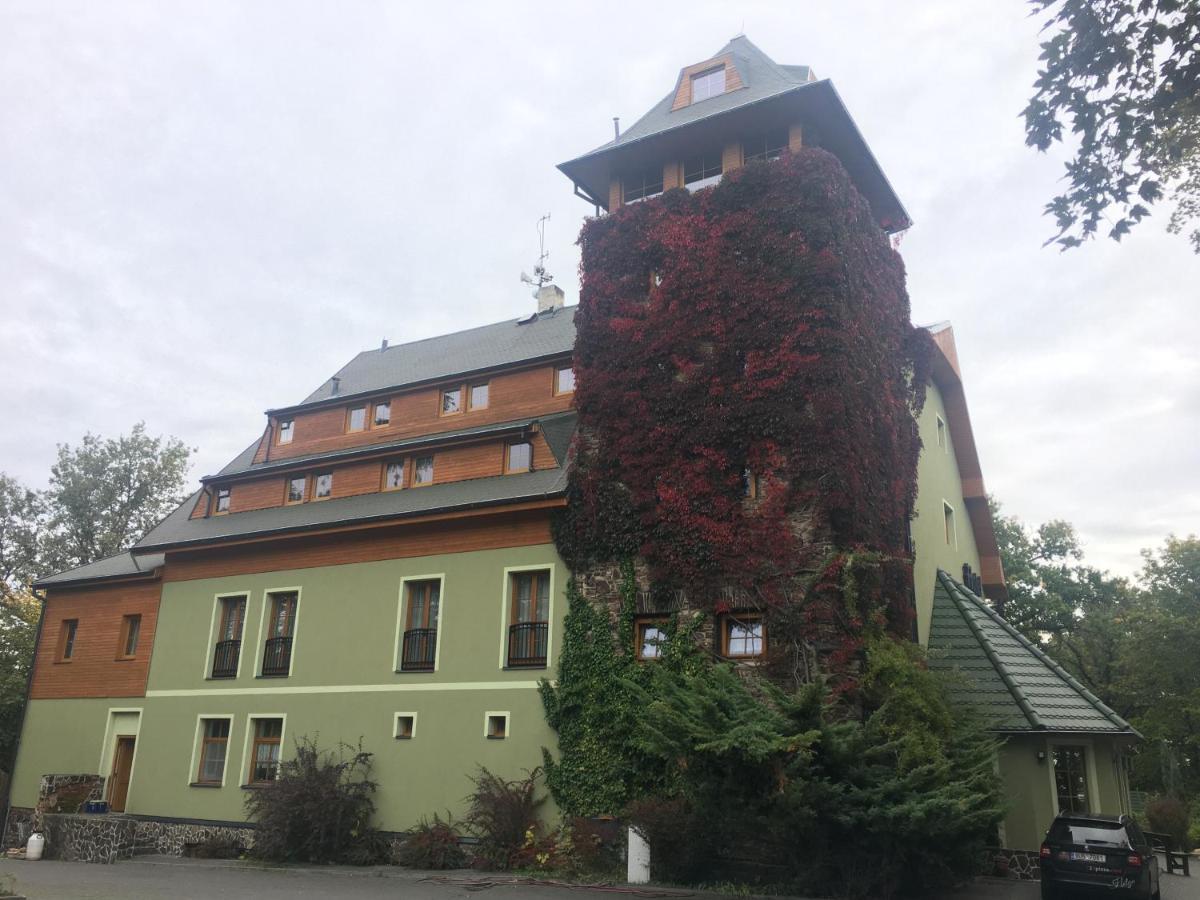 Forrest Hotel Chomutov Zewnętrze zdjęcie